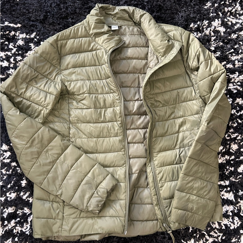 Old navy light puffer jacket